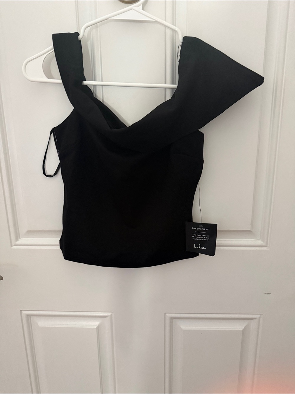 Lulu's Black One-Shoulder Asymmetric Crop Top
